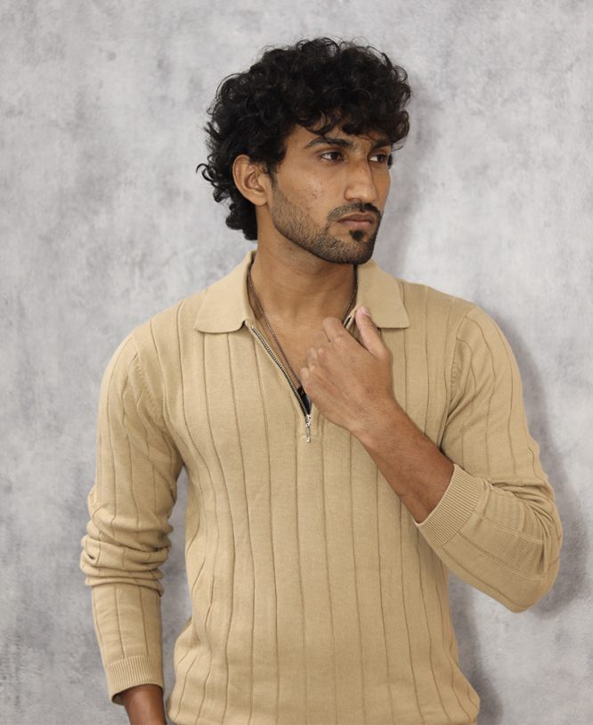 Cream Full Hand Collar Tee