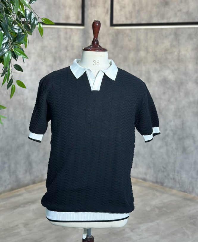 Black Collar Tee Half